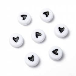 10 stk Acrylperlen weiß mit schwarzen Herzen, ca. 7mm Durchmesser, 3.5 mm dick, Bohrung: 1 mm